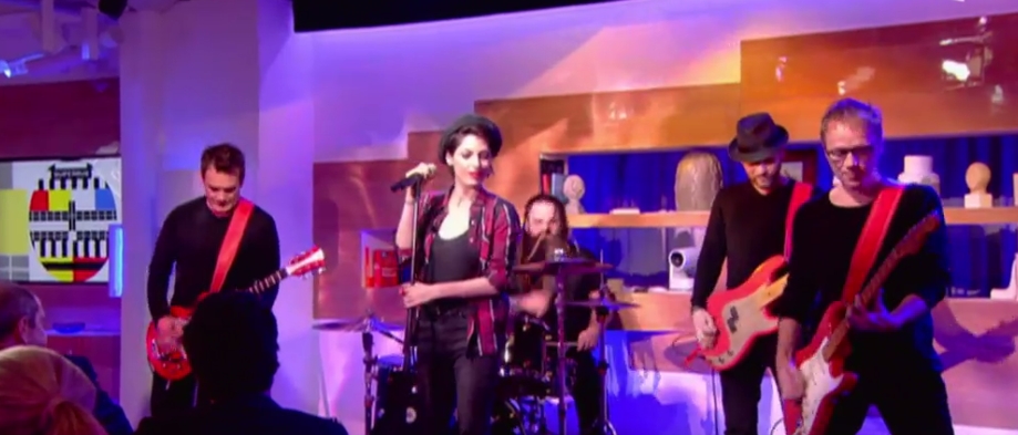 Superbus sur tous les fronts : Hotmix, Closer et C à vous - We Love ...