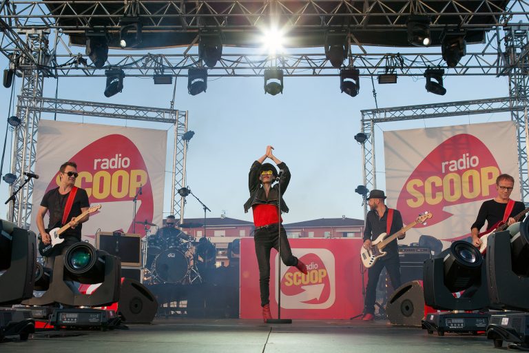 Dernière date à Feurs au Radio Scoop Music Tour We Love Superbus